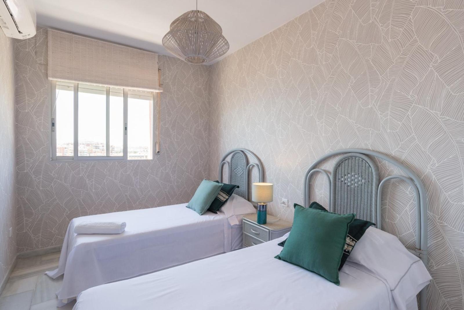 Appartement Mg - Ocean Views In With Parking Included *